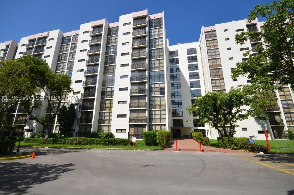 17021 N Bay Rd 316 — photo
