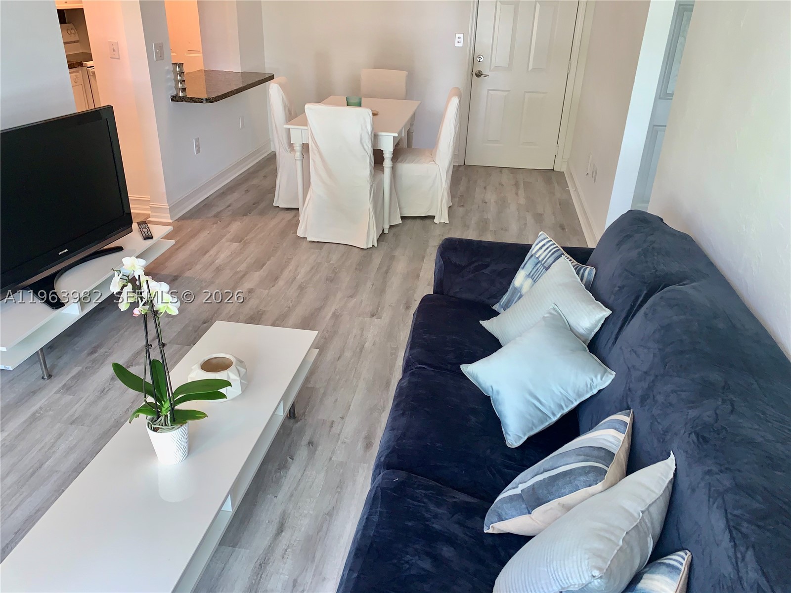 290 Sunrise Dr 304 — photo