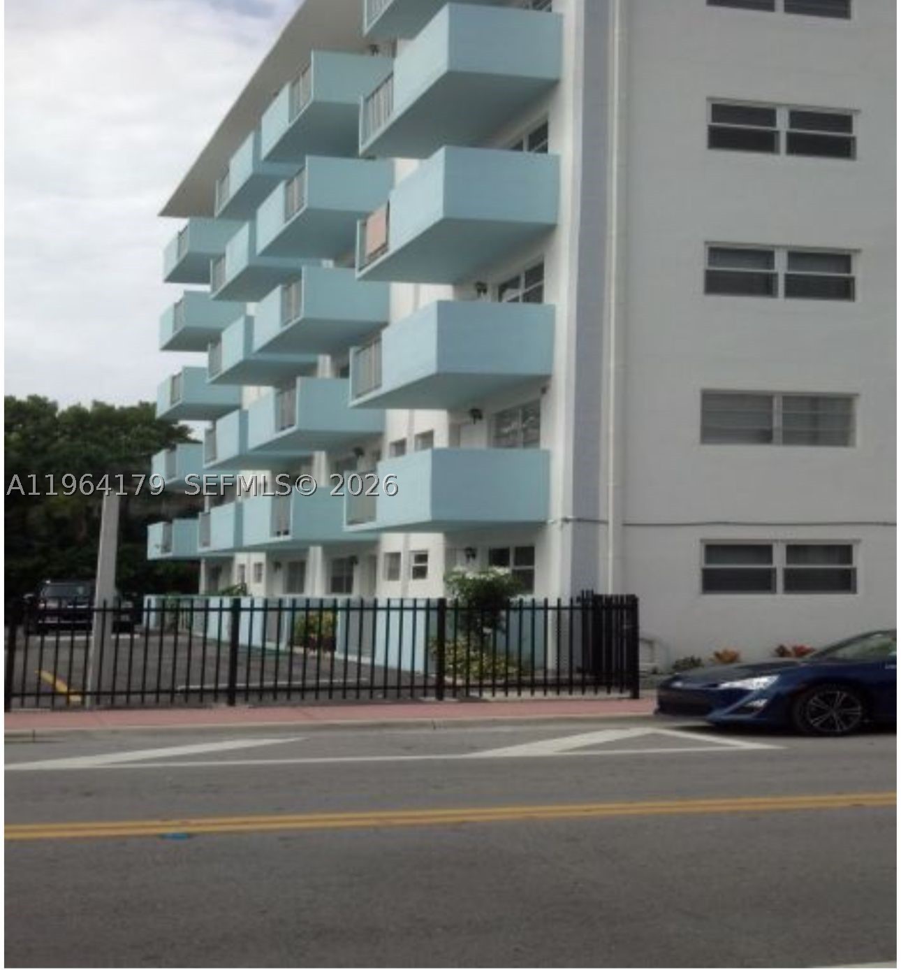 801 Meridian Ave 3B — photo
