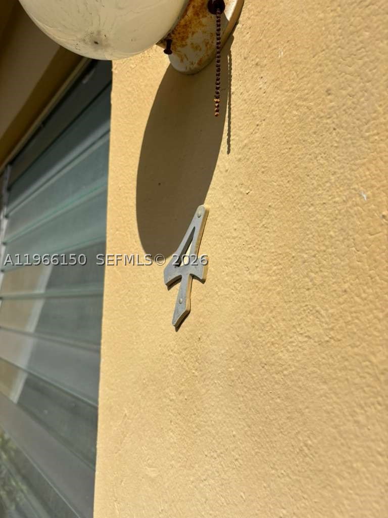 301 Sharar Ave 4 — photo