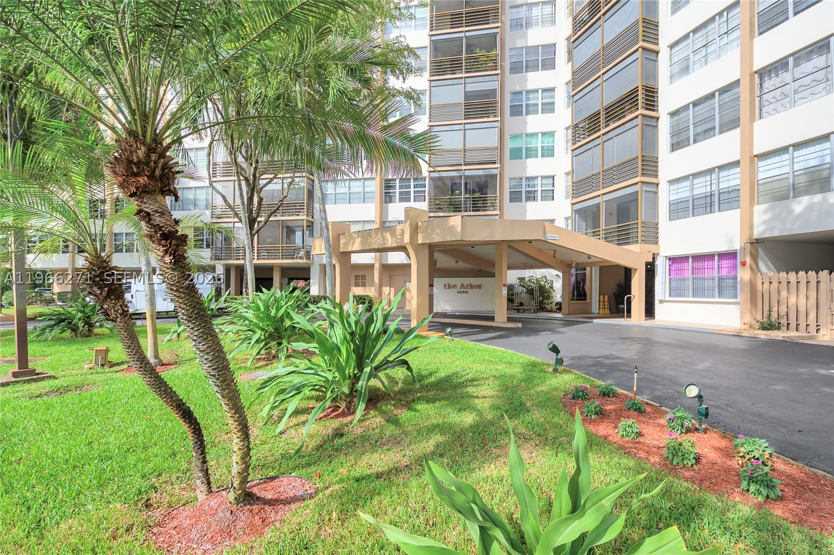 1400 Saint Charles Place 420 — photo