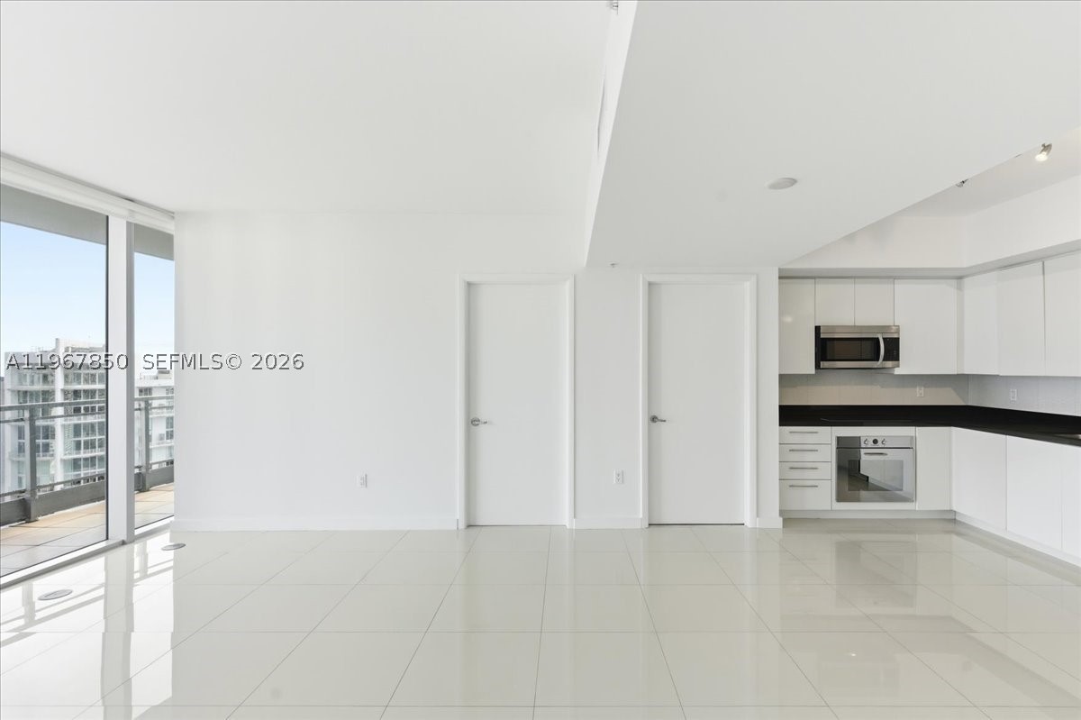 92 SW 3rd St 3804 — photo
