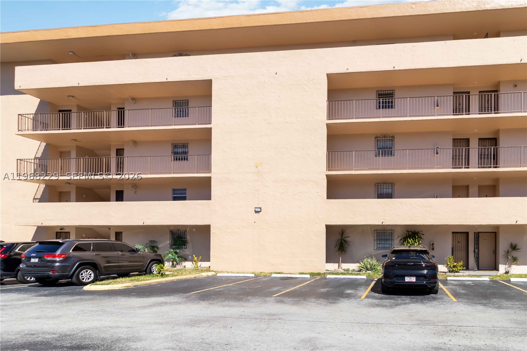 8895 Fontainebleau Blvd 504 — photo