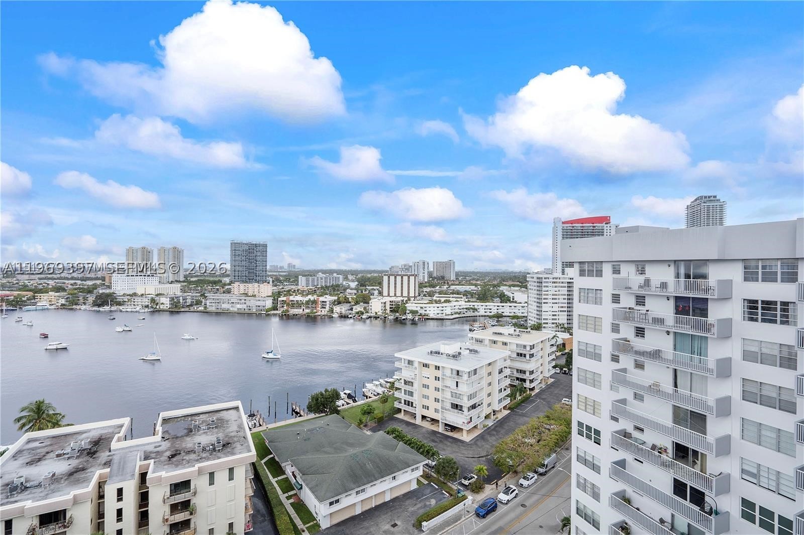 137 Golden Isles Dr 1609 — photo
