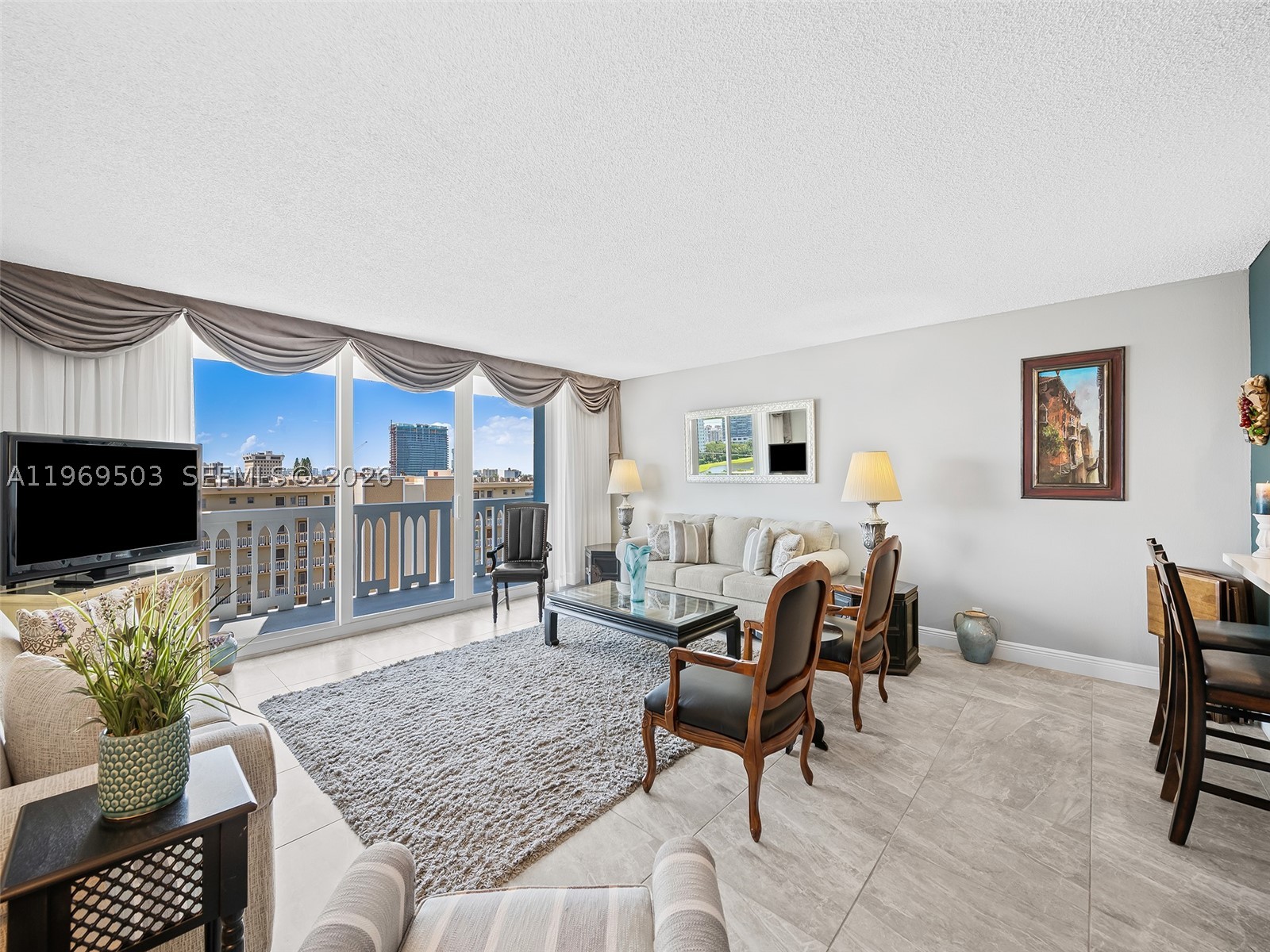 401 NE 14th Ave Unit 808 — photo