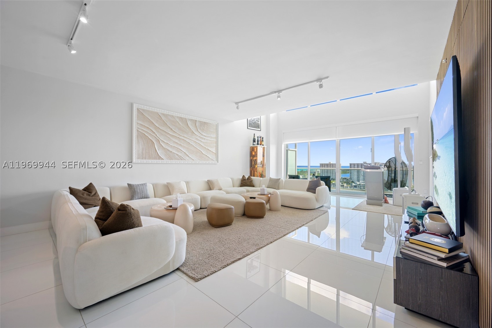 400 Sunny Isles Blvd 2004 — photo