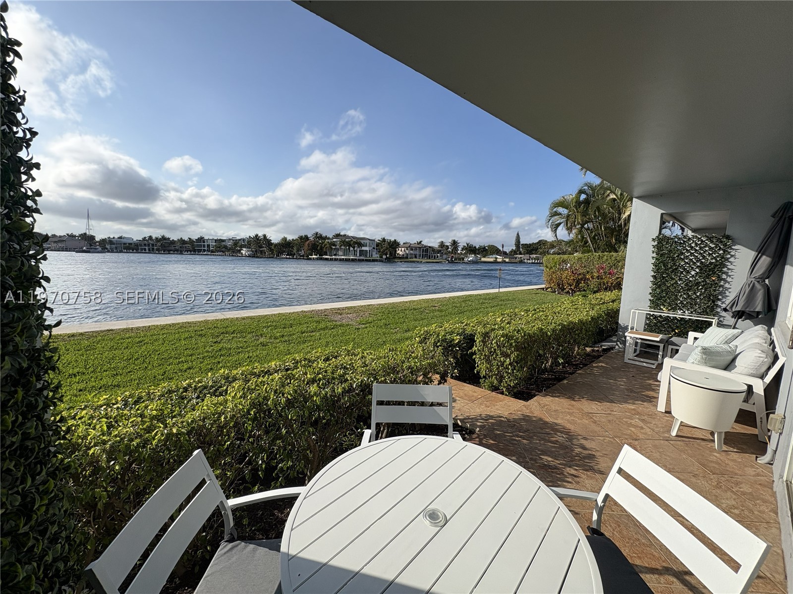 1201 S Riverside Dr 107 — photo