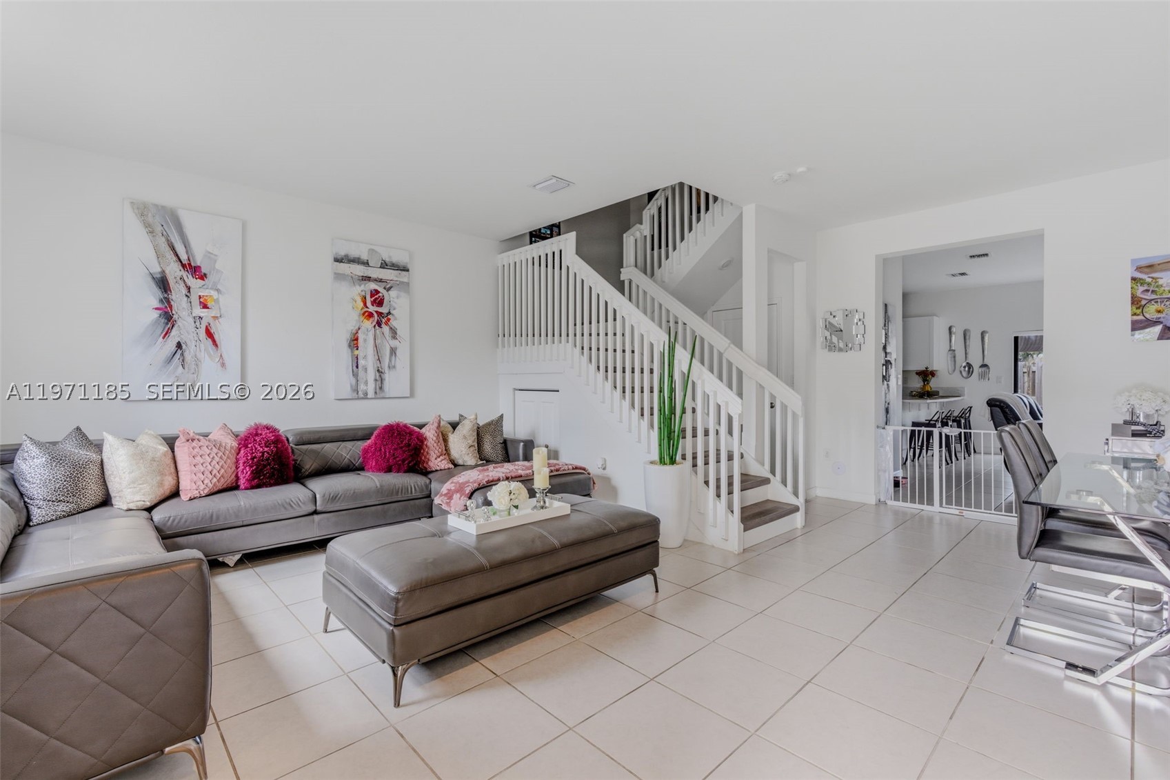 10009 SW 228th Ter . — photo