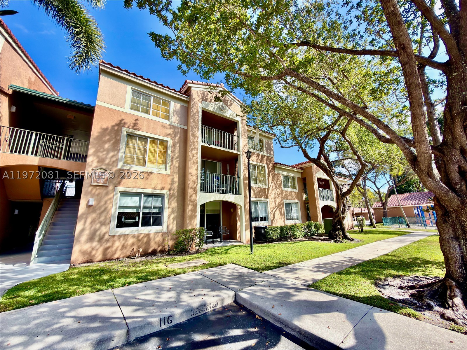 4848 N State Road 7 4303 — photo