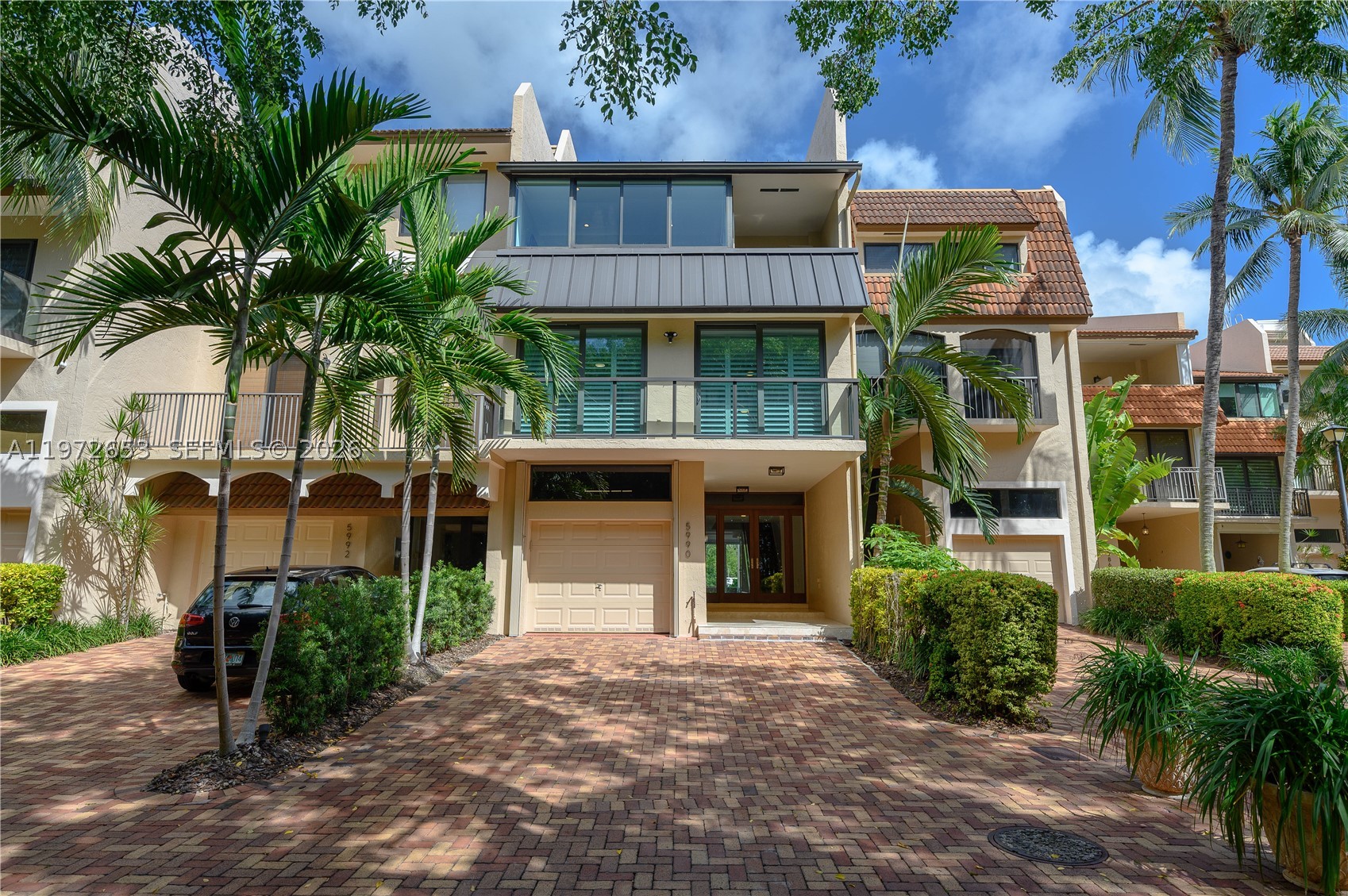5990 Paradise Point Dr — photo