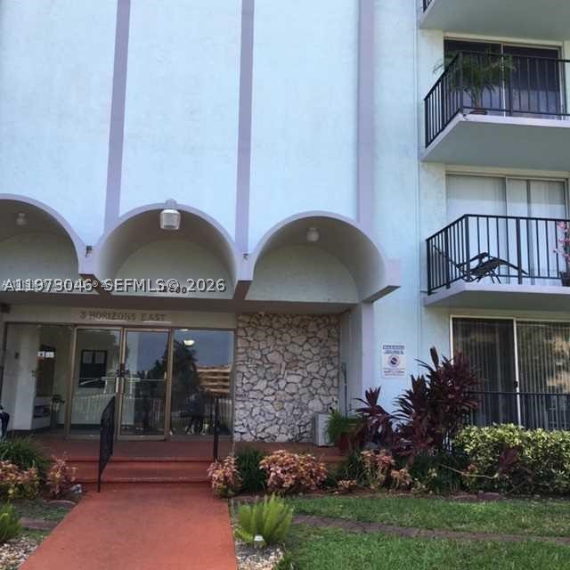 12500 NE 15 Ave 207 — photo