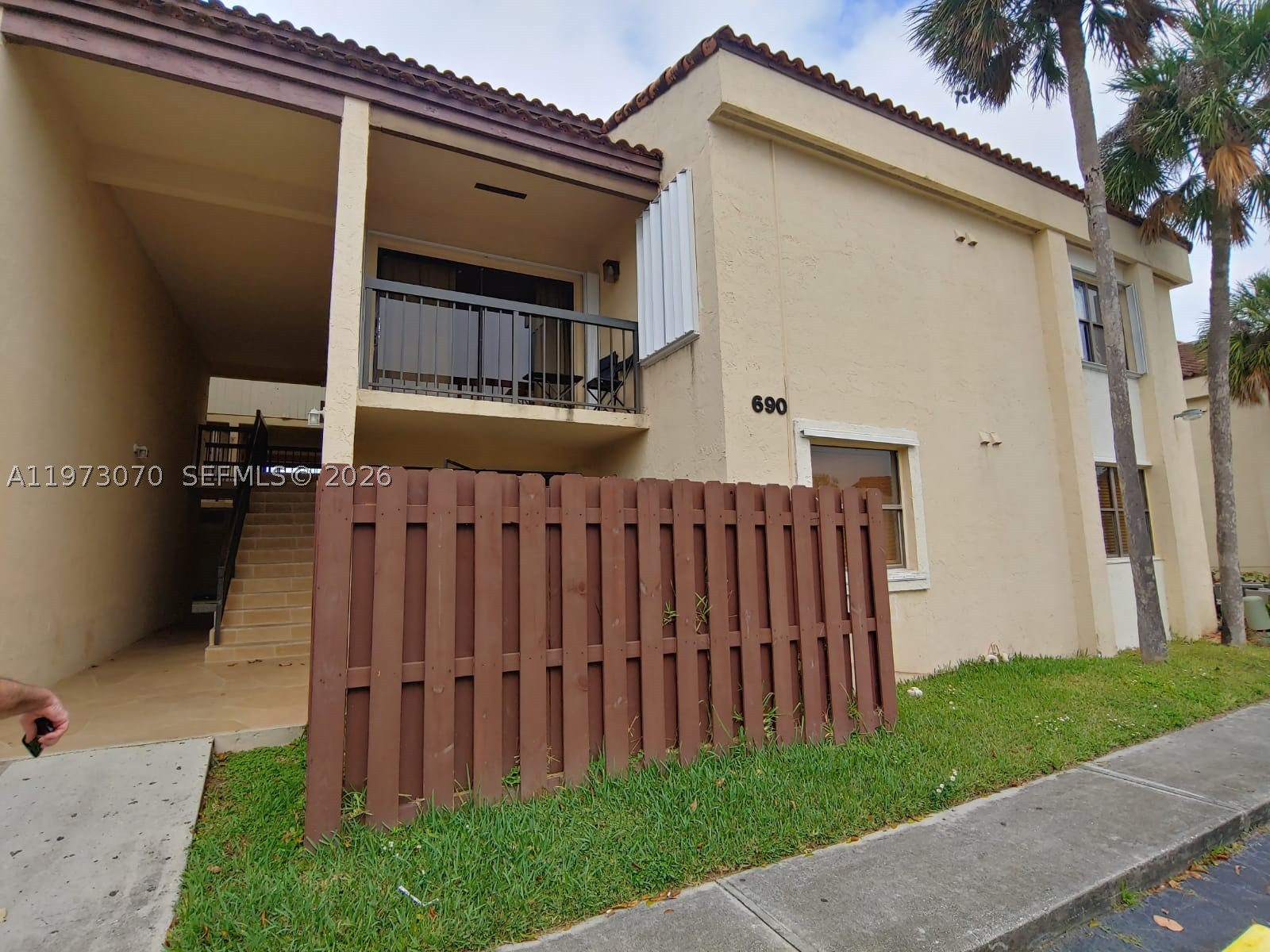 690 W Park Dr 2-204 — photo