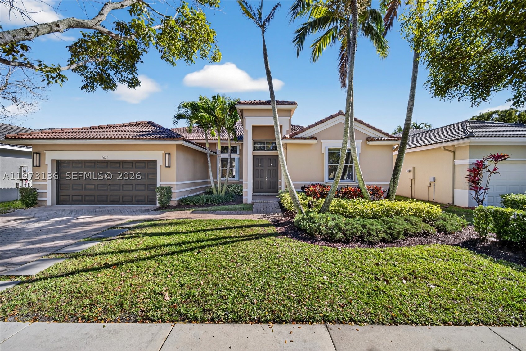 1623 Blue Jay Cir — photo