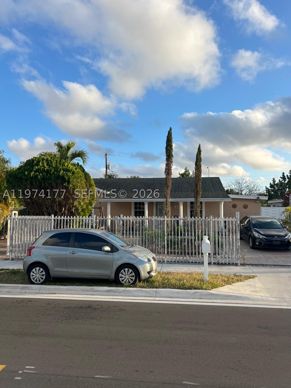 890 SE 3rd Pl — photo