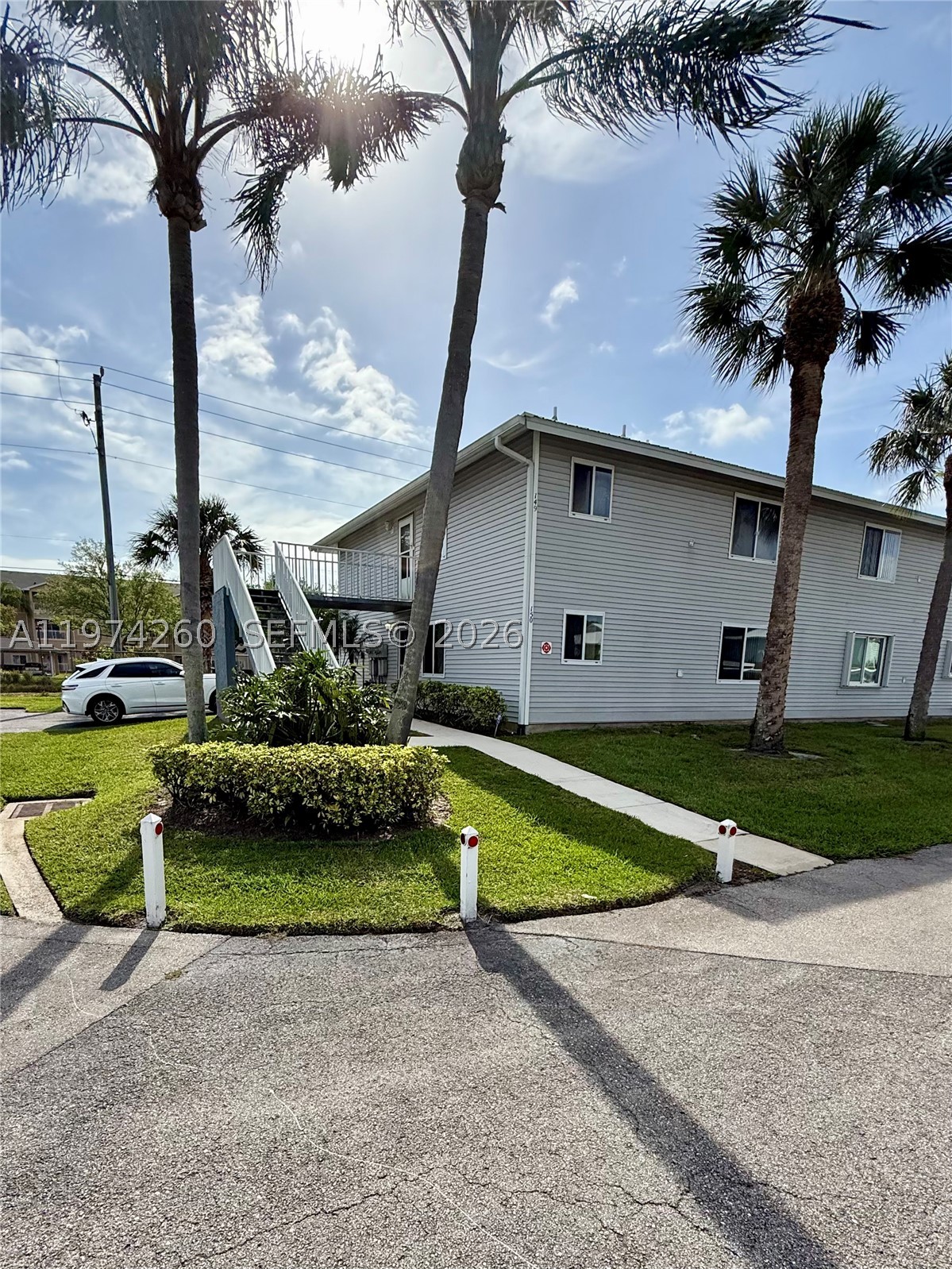 150 SE Village Dr 150 — photo