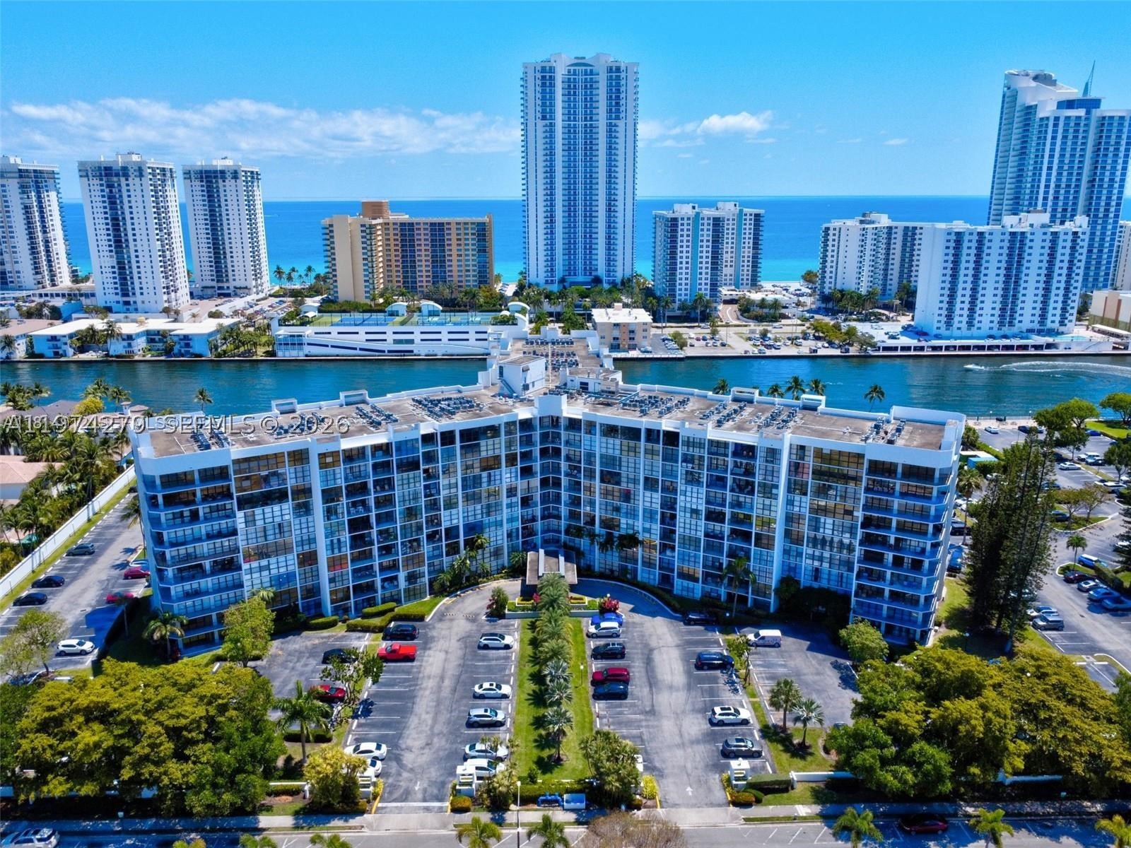 1000 Parkview Dr Unit 1022 — photo