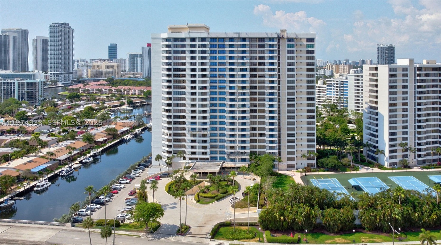2500 Parkview Dr 1914 — photo