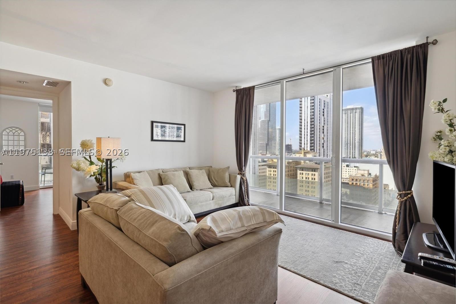 50 Biscayne Blvd 2111 — photo