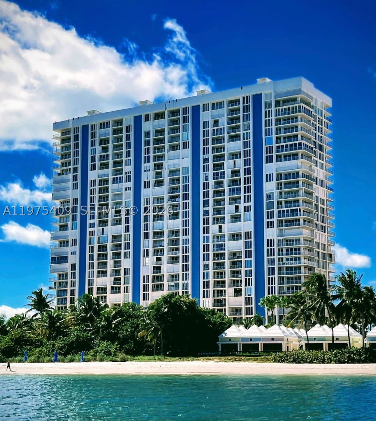 881 Ocean Dr Th7 — photo