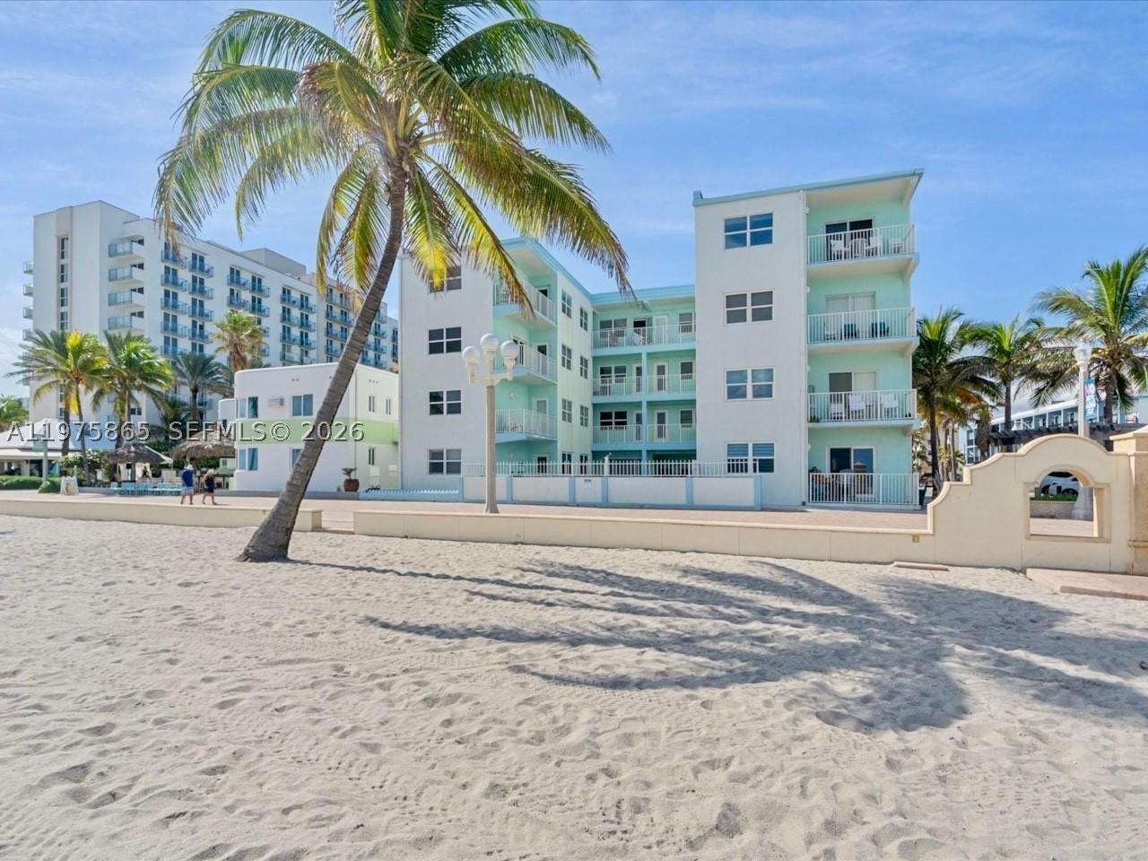 2600 N Surf Rd 403 — photo