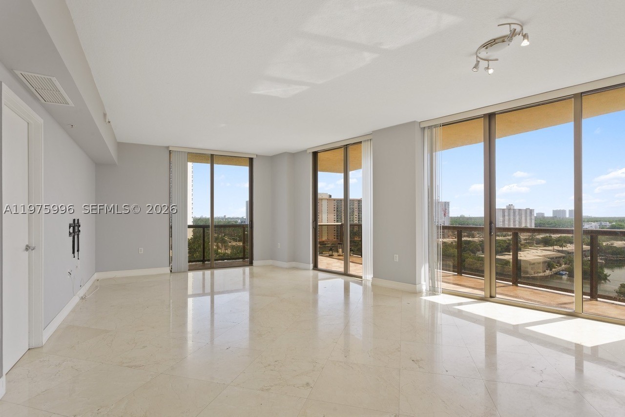 16275 Collins Ave 904 — photo