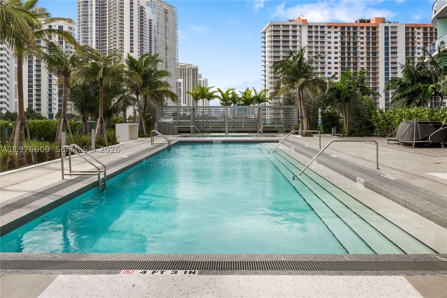 17550 Collins Ave 502 — photo