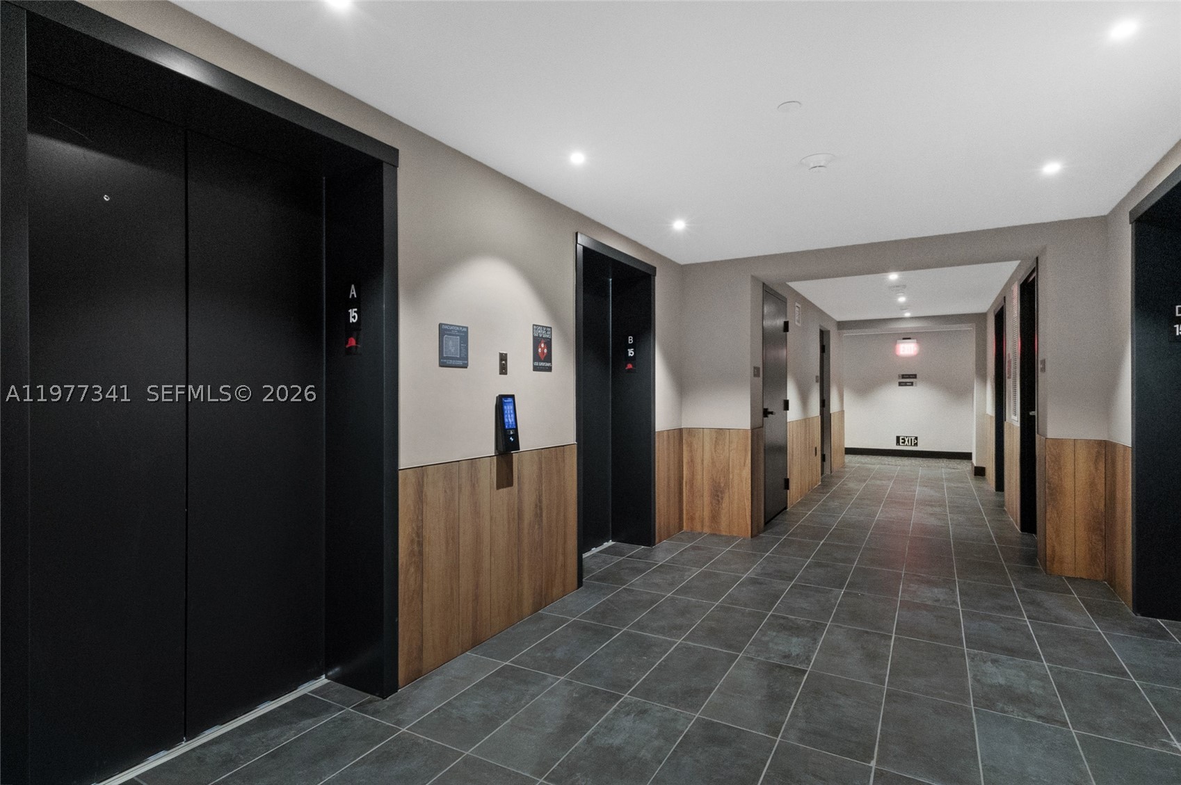 121 NE 5 St 1500 — photo
