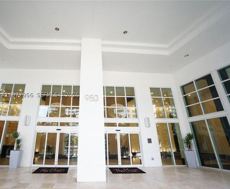 950 Brickell Bay Dr 1107 — photo