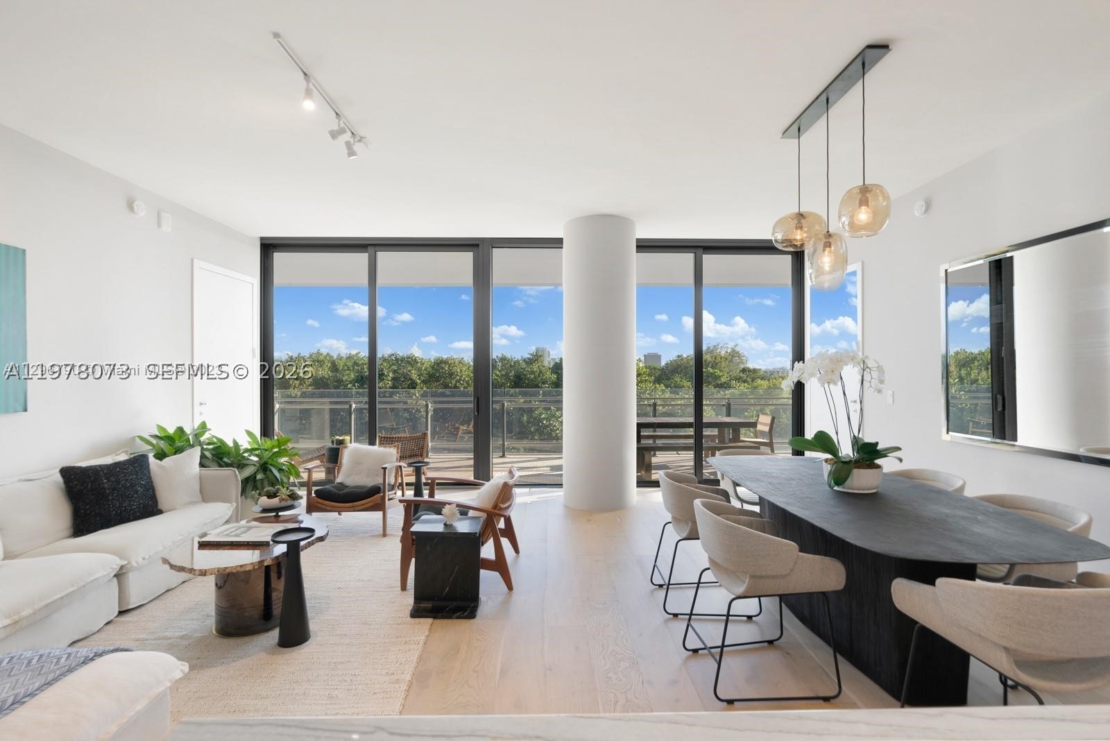 8701 Collins Ave 404 — photo