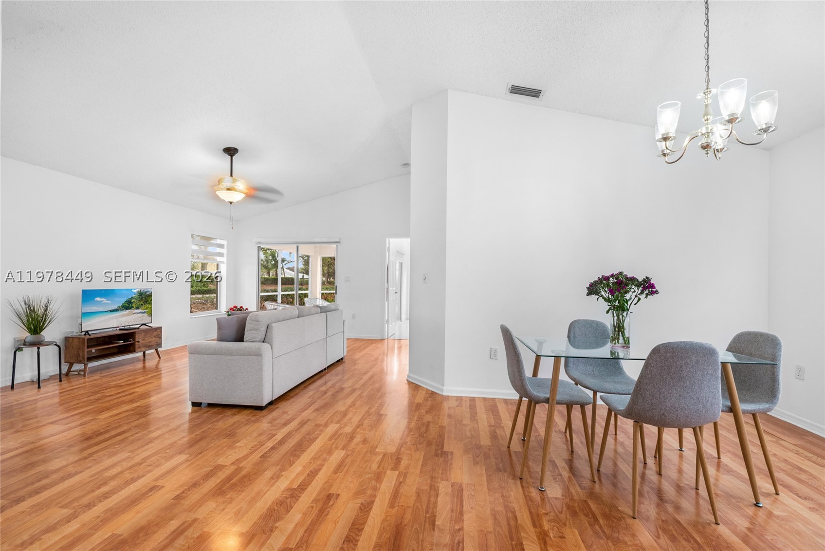 2020 SE 5th Pl — photo