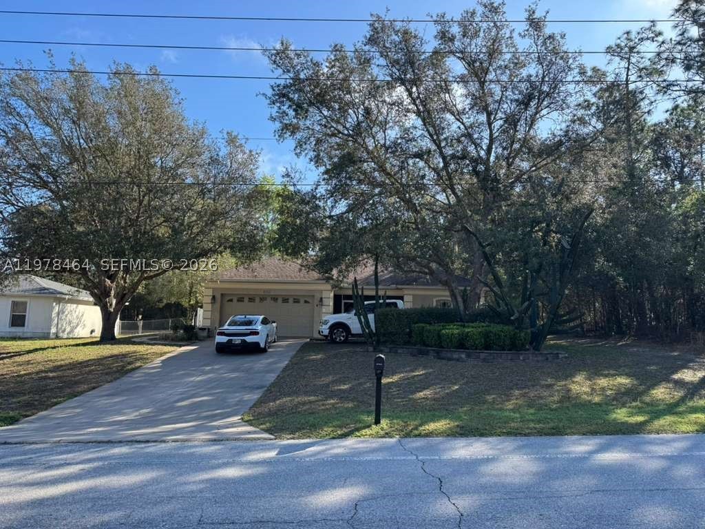 8711 N Deltona Boulevard — photo