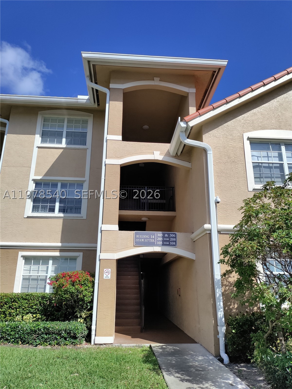 215 SW 117th Ter 14205 — photo