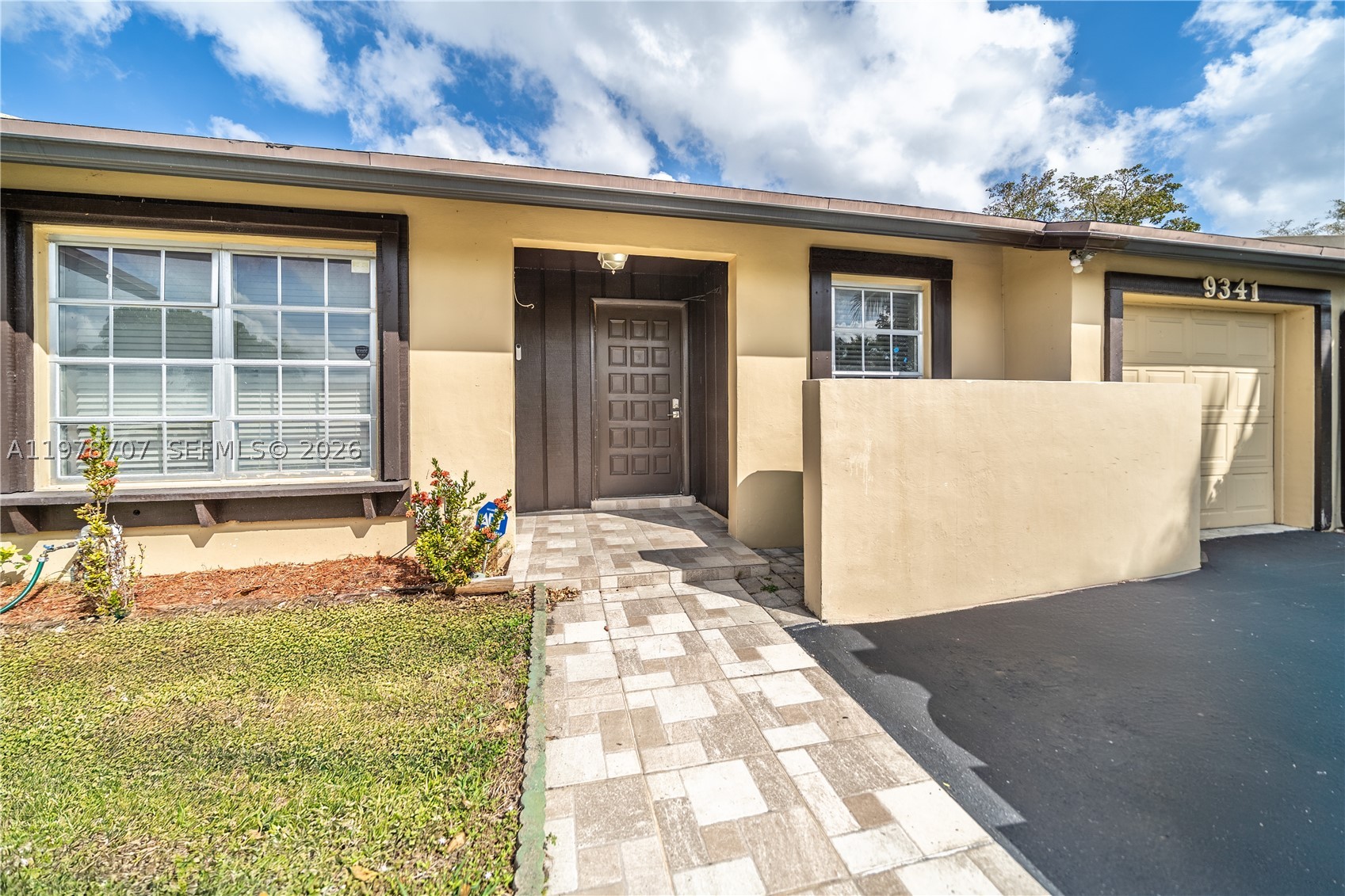 9341 E Fern Ln — photo