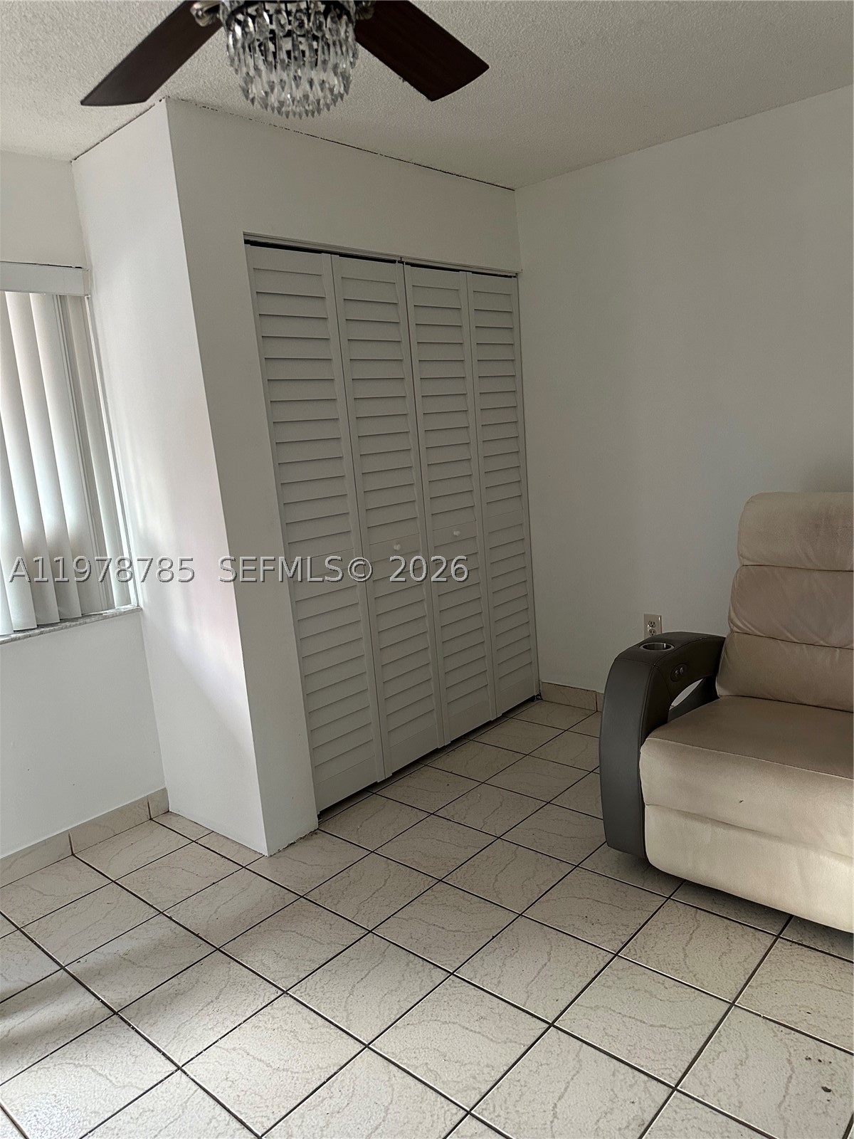 2194 W 60th St 22213 — photo