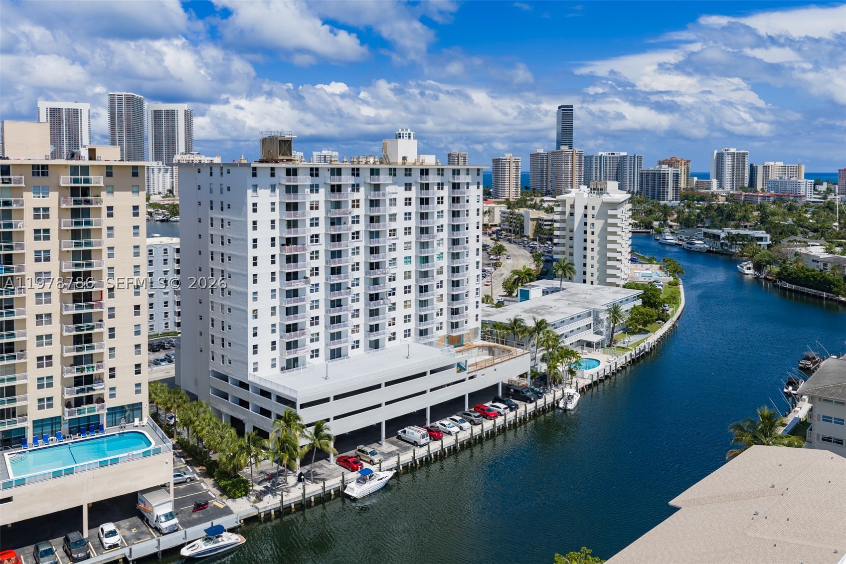427 Golden Isles Dr 9G — photo