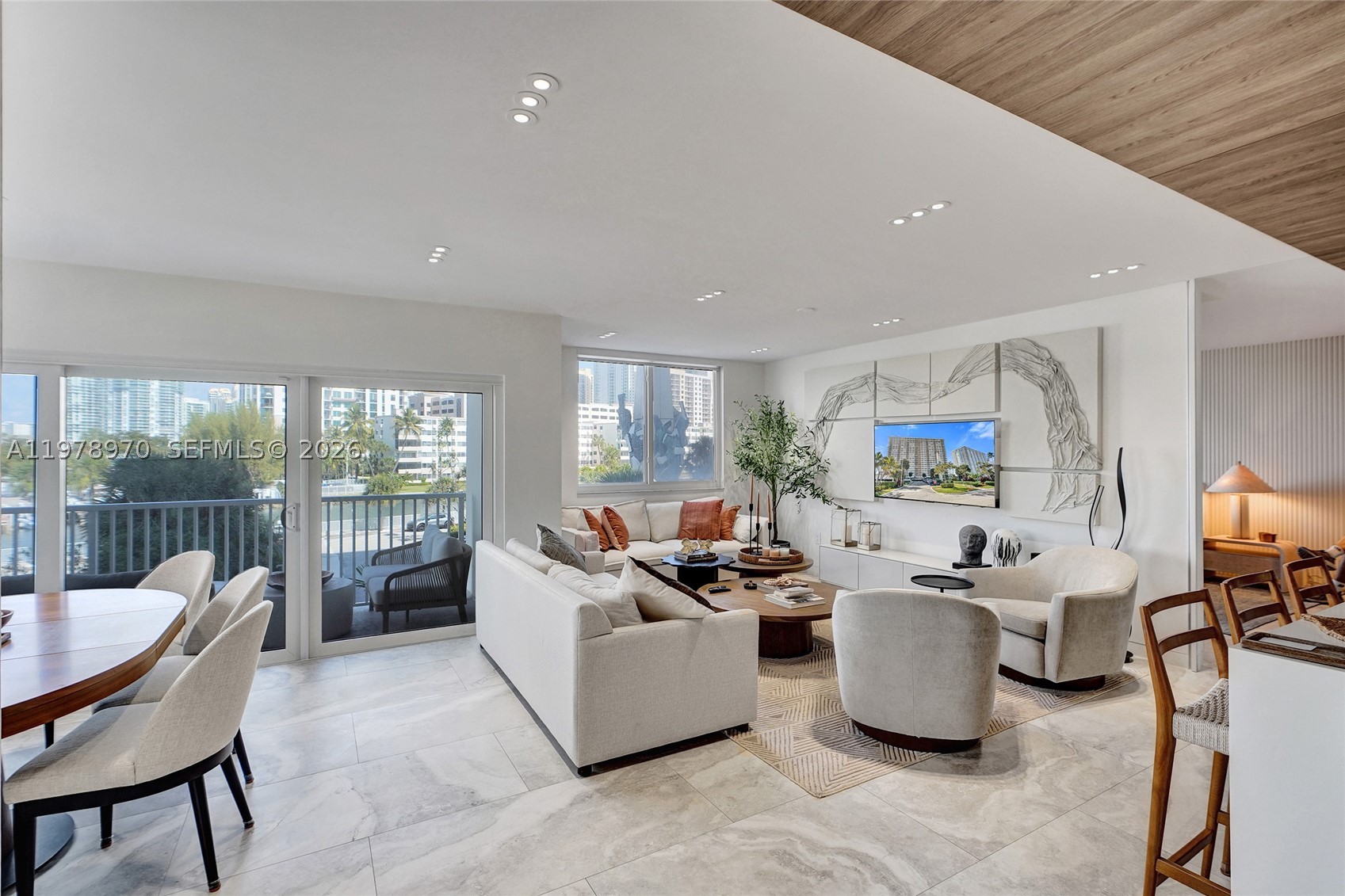 300 Bayview Dr 205 — photo