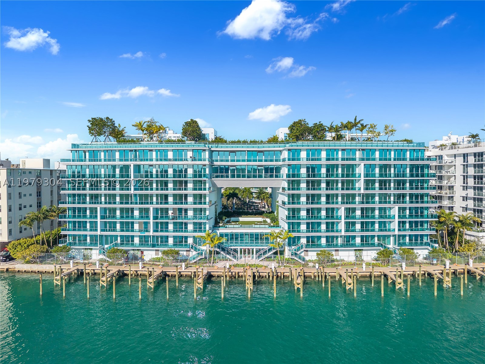 9201 E Bay Harbor Dr 710 — photo