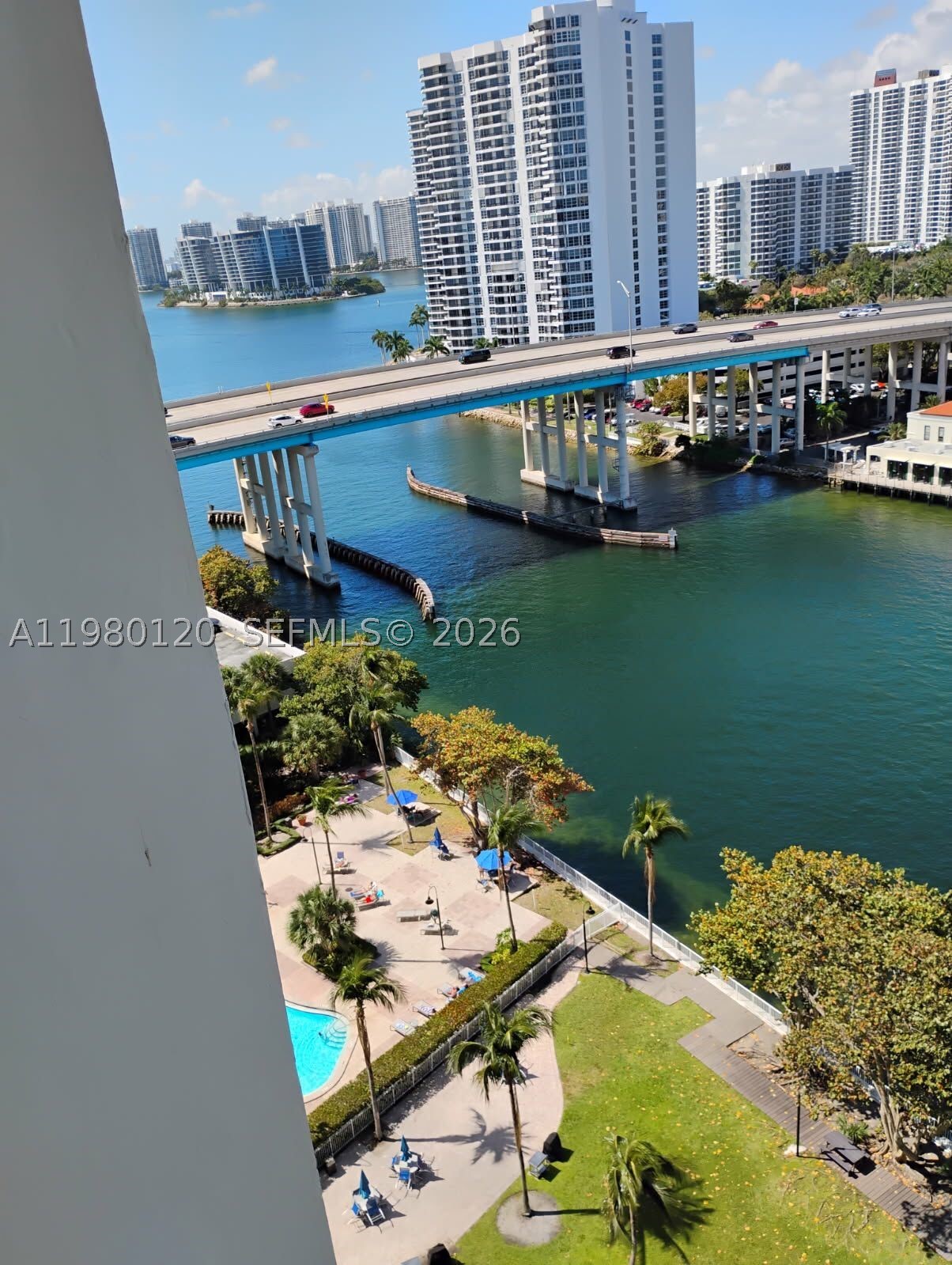 19390 Collins Ave 1619 — photo
