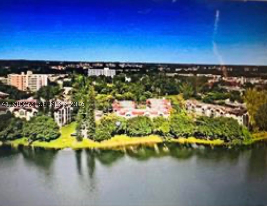 3301 Spanish Moss Ter 512 — photo