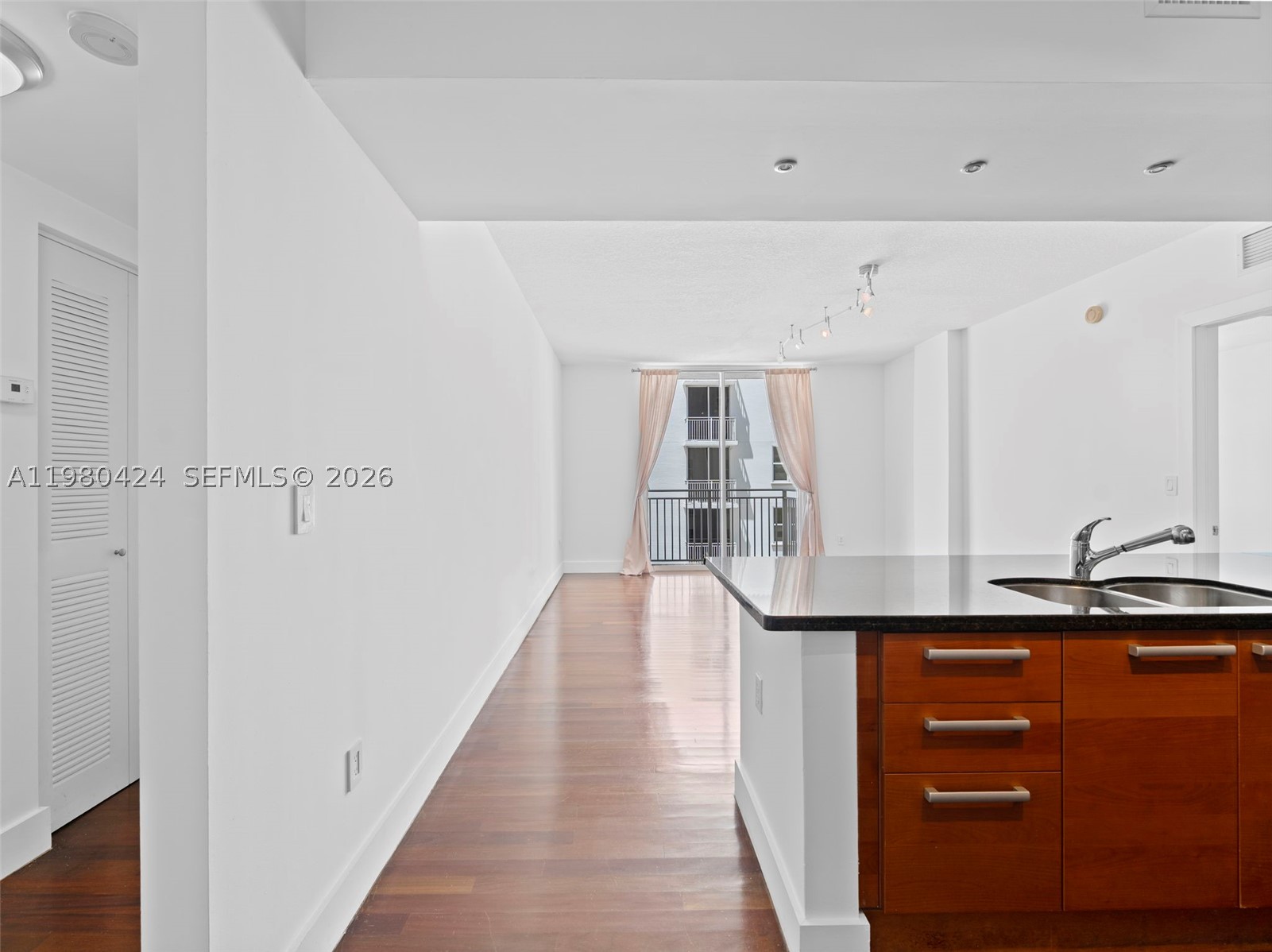 2030 S Douglas Rd 610 — photo