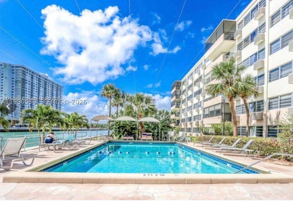 220 Kings Point Dr 106 — photo