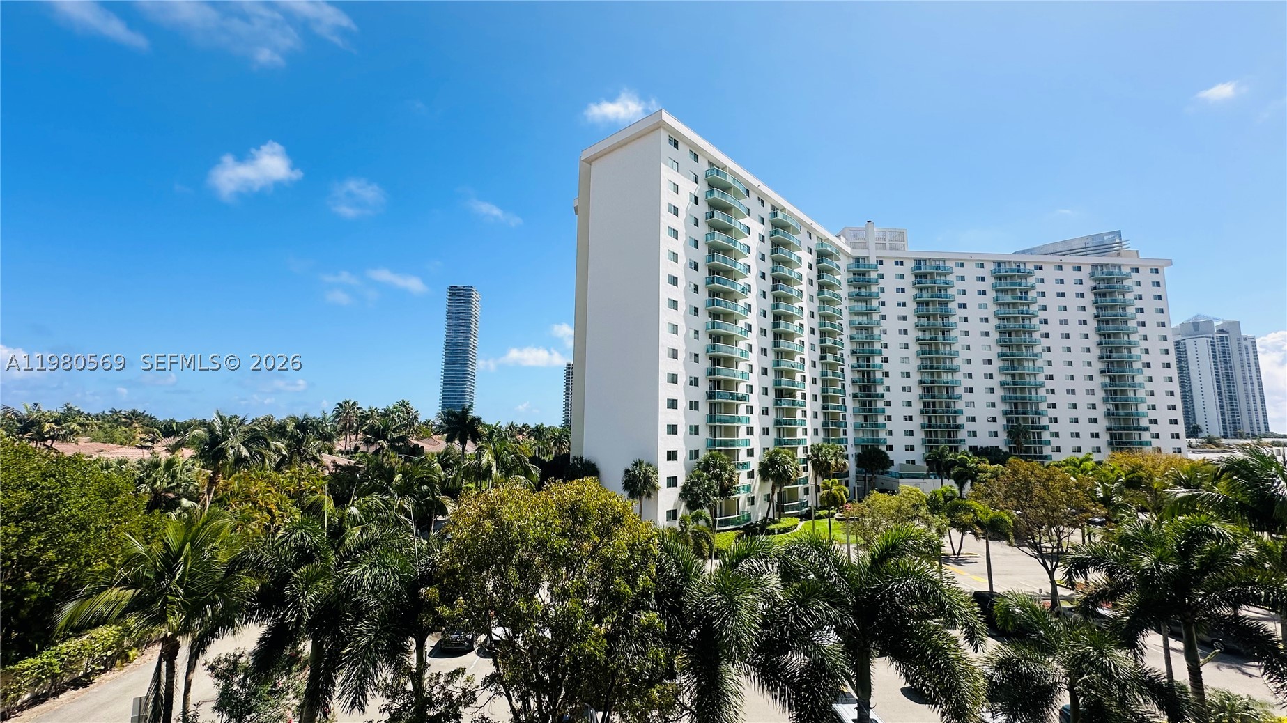 19390 Collins Ave 424 — photo
