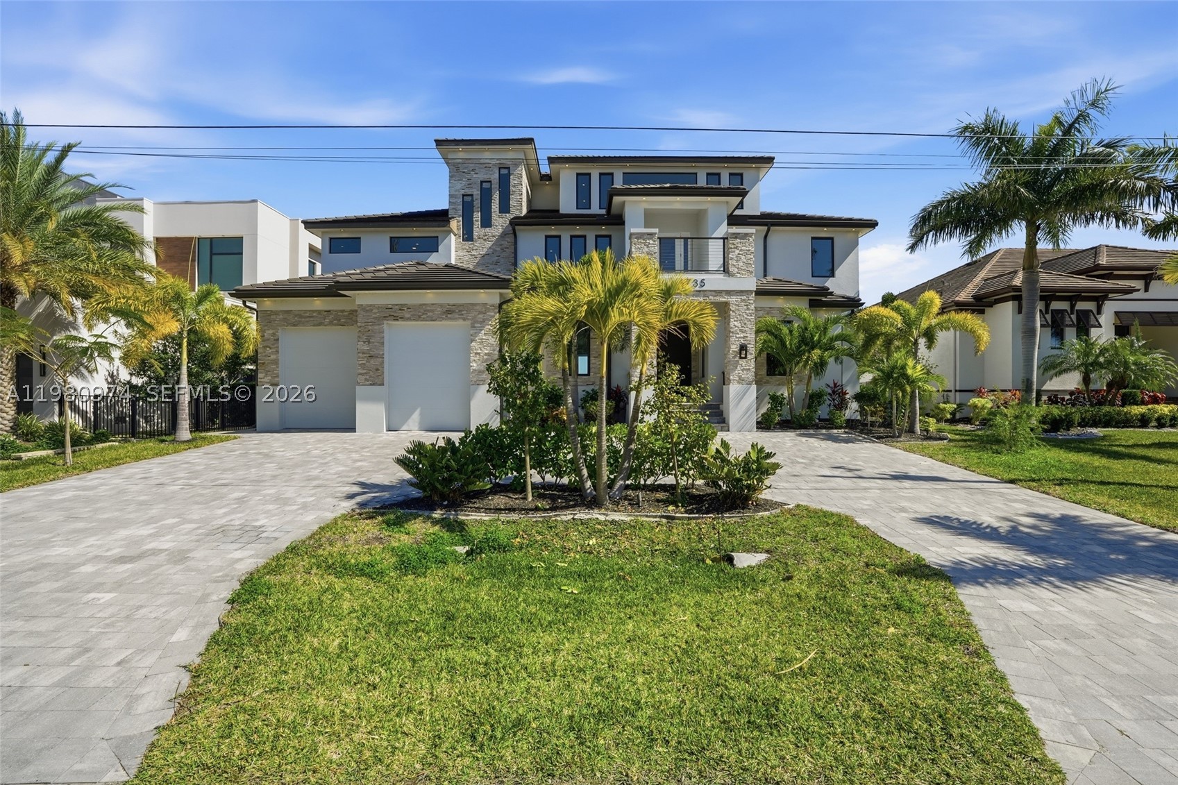 5735 Riverside Dr — photo