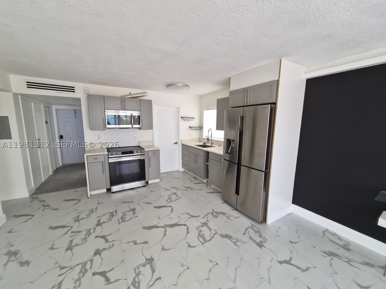 16410 Miami Dr 304 — photo
