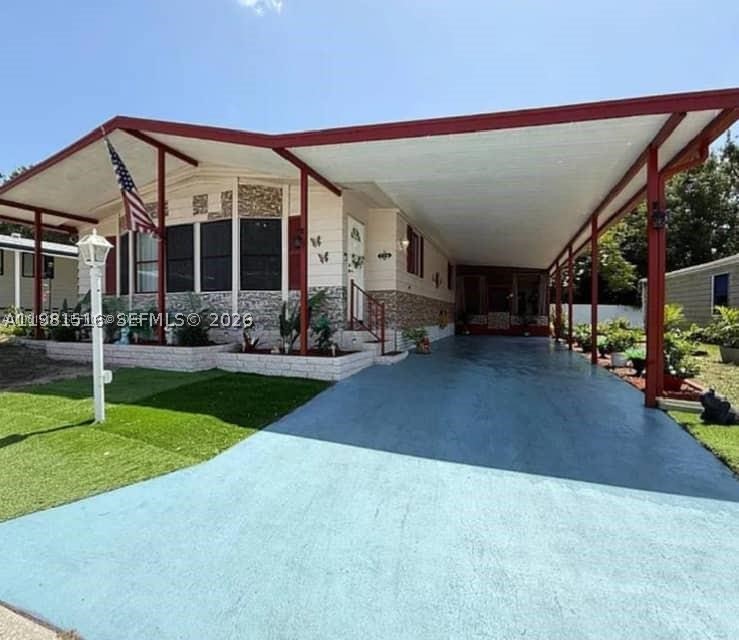 215 Laurelcrest Cir Valrico — photo