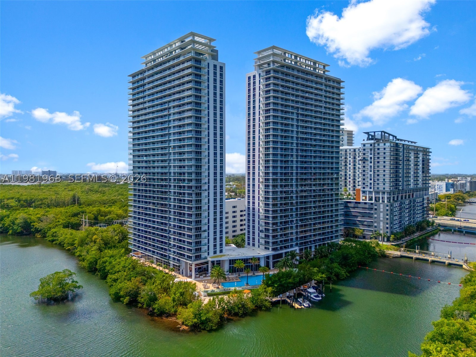 16385 Biscayne Blvd 3201 — photo