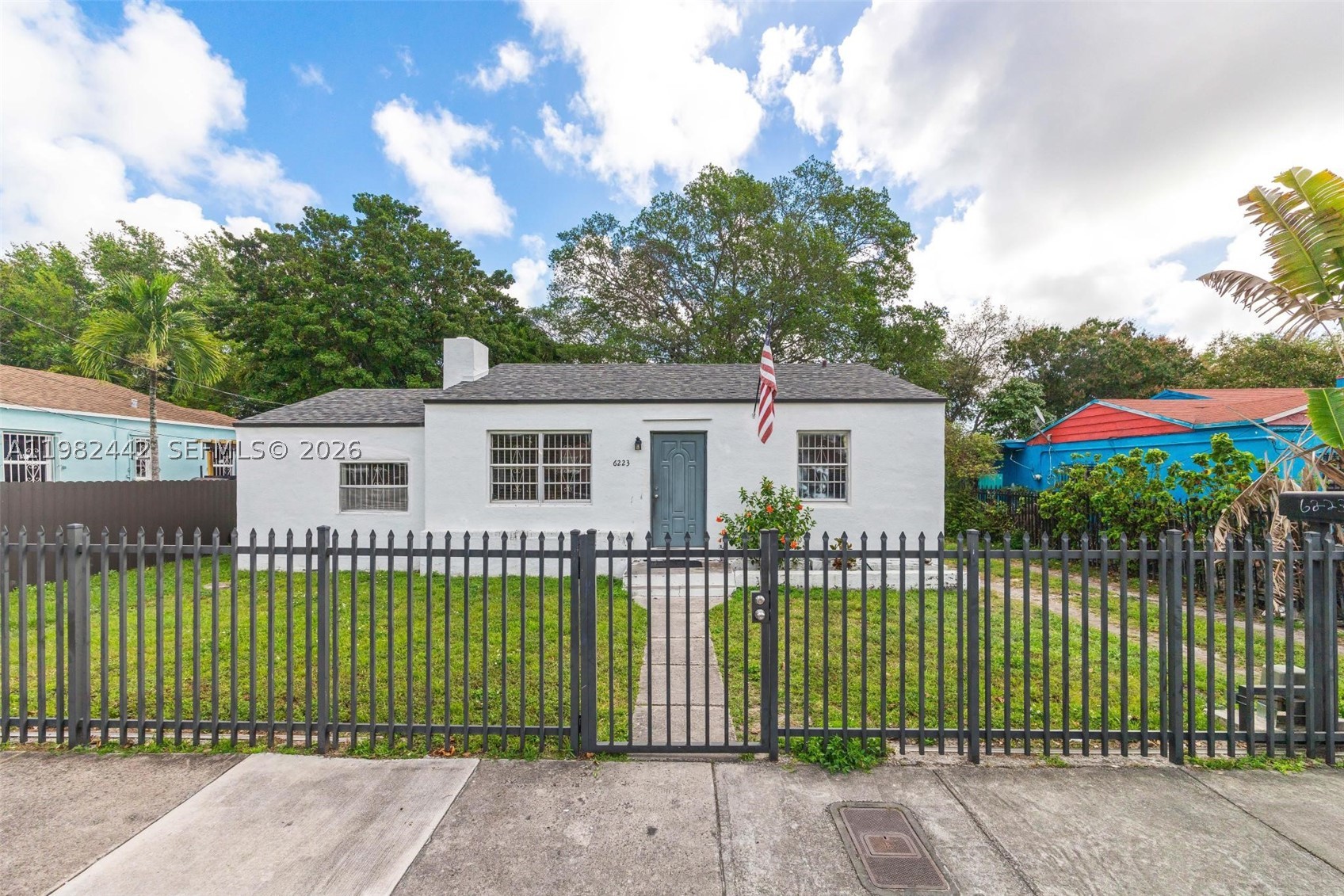 6223 NW Miami Pl — photo