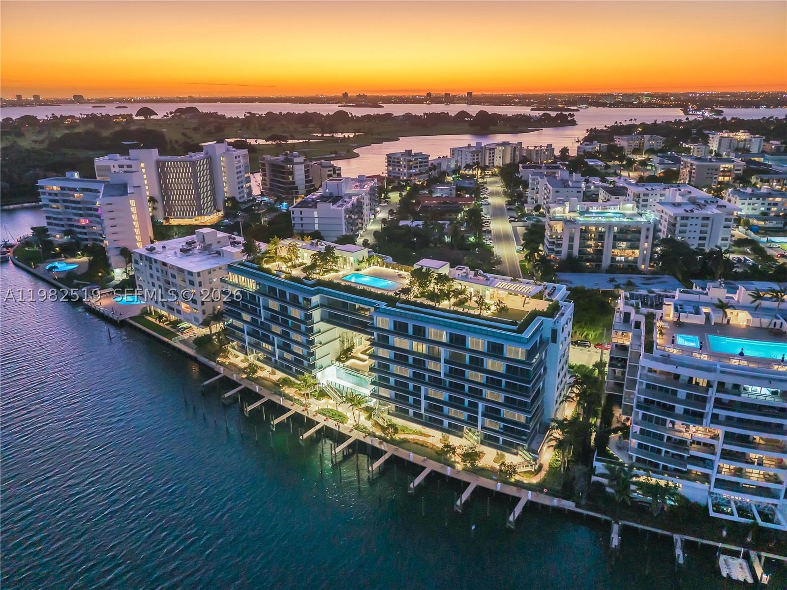 9201 E Bay Harbor Dr 804 — photo