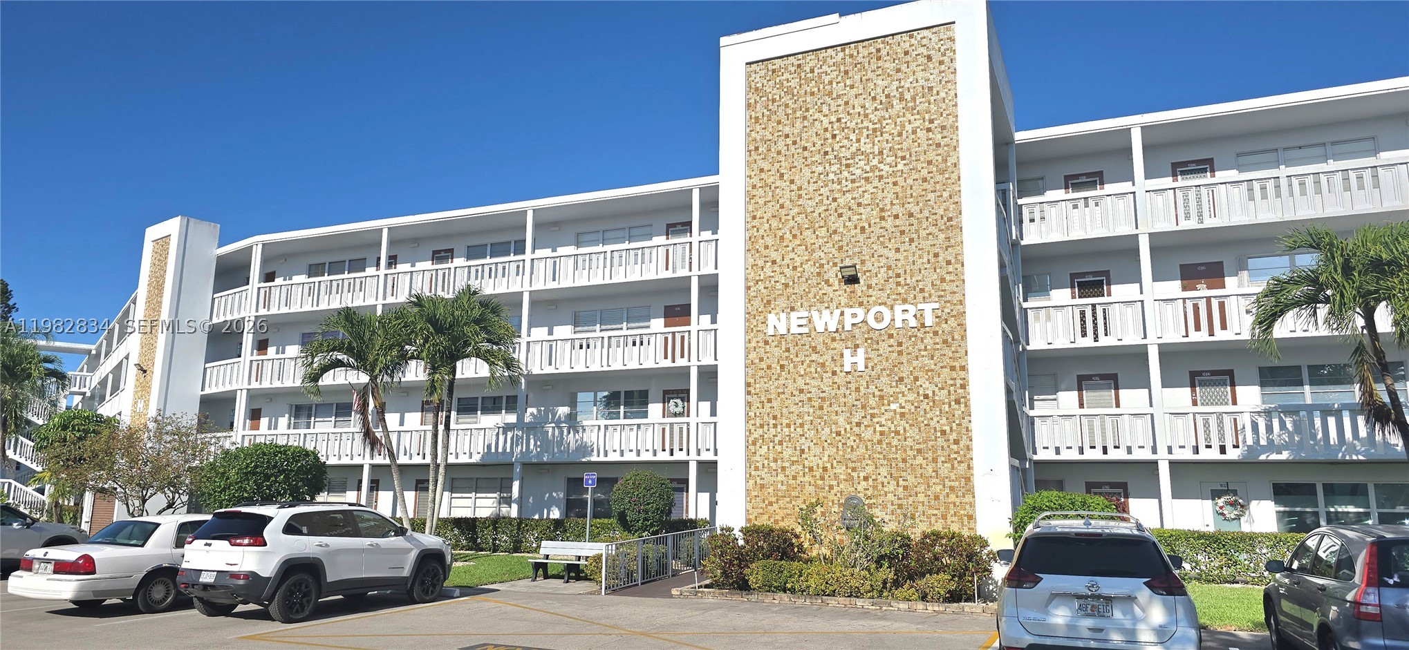 3037 Newport H 3037 — photo