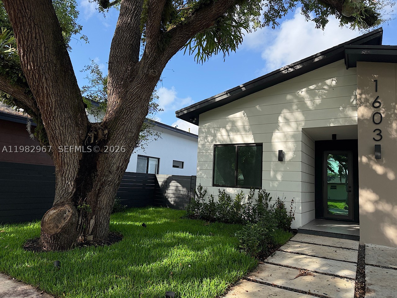 1603 SW 30th Ave — photo